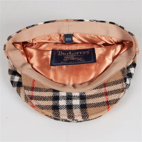 halsduk burberry|burberry keps.